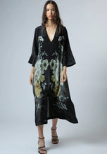 Load image into Gallery viewer, Religion Fiona Kaftan 56IFND - Camellia - Village Boutique