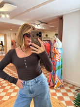 Load image into Gallery viewer, Pieces Pckitte Ribbed Top - Hot Fudge