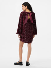 Load image into Gallery viewer, Pieces Pckam Sequin Bow Dress - Burgundy