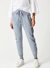 Load image into Gallery viewer, Suzy D Ultimate Joggers - Grey
