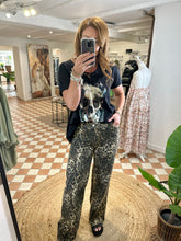 Load image into Gallery viewer, Tropez Jeans - Leopard
