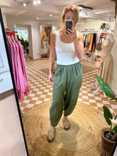 Load image into Gallery viewer, Pocket Joggers - Khaki
