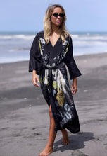 Load image into Gallery viewer, Religion Fiona Kaftan 56IFND - Camellia - Village Boutique 
