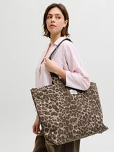 Load image into Gallery viewer, JJXX Jxbethany Tote Bag - Leopard Print - Village Boutique 
