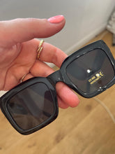 Load image into Gallery viewer, Numph Nukourtney Sunglasses
