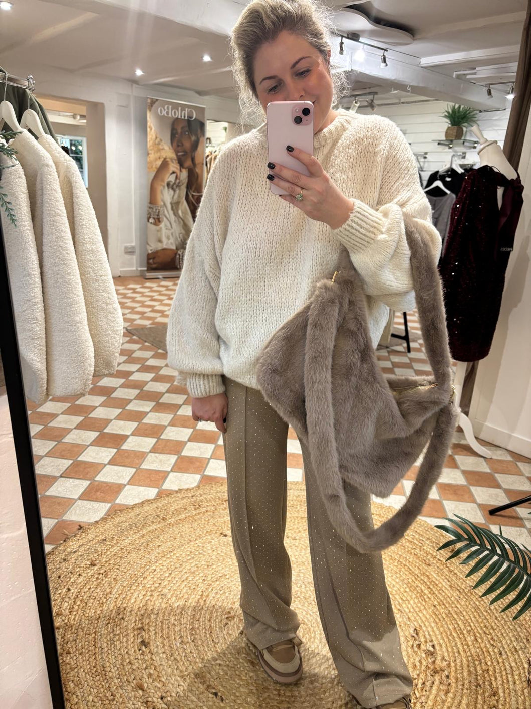 Snug Crossbody Bag - Mink