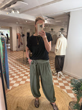 Load image into Gallery viewer, Clarissa Genie Trousers - Khaki
