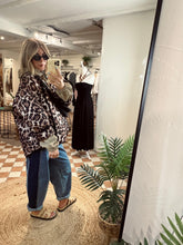 Load image into Gallery viewer, Leopard Padded Jacket
