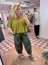 Load image into Gallery viewer, Batwing Knit - Olive
