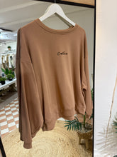 Load image into Gallery viewer, Flow Sweatshirt - Camel
