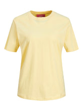 Load image into Gallery viewer, JJXX Jxanna Regular Tee - Sunlight
