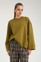 Load image into Gallery viewer, Numph Nushani Oversized Sweat - Fir Green
