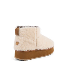 Load image into Gallery viewer, EMU Stinger Micro Flatform Teddy Boots W13187 - Natural
