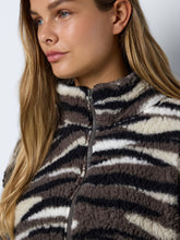 Load image into Gallery viewer, Noisy May NMluca Fleece Jacket - Charcoal Grey / Tiger
