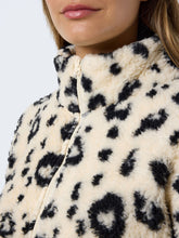 Load image into Gallery viewer, Noisy May NMluca Fleece Jacket - Eggnog / Leo Dots
